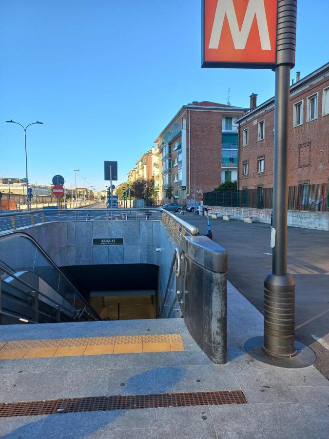 A Due Passi Metro Italia '61 Apartment Торино Екстериор снимка