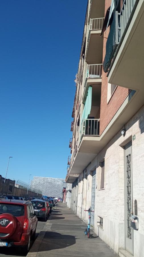 A Due Passi Metro Italia '61 Apartment Торино Екстериор снимка